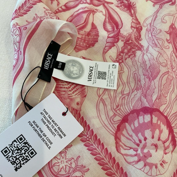 Versace Women's Pink and Cream Patterned Shorts. Never worn tags attached w/ box - Picture 2 of 8